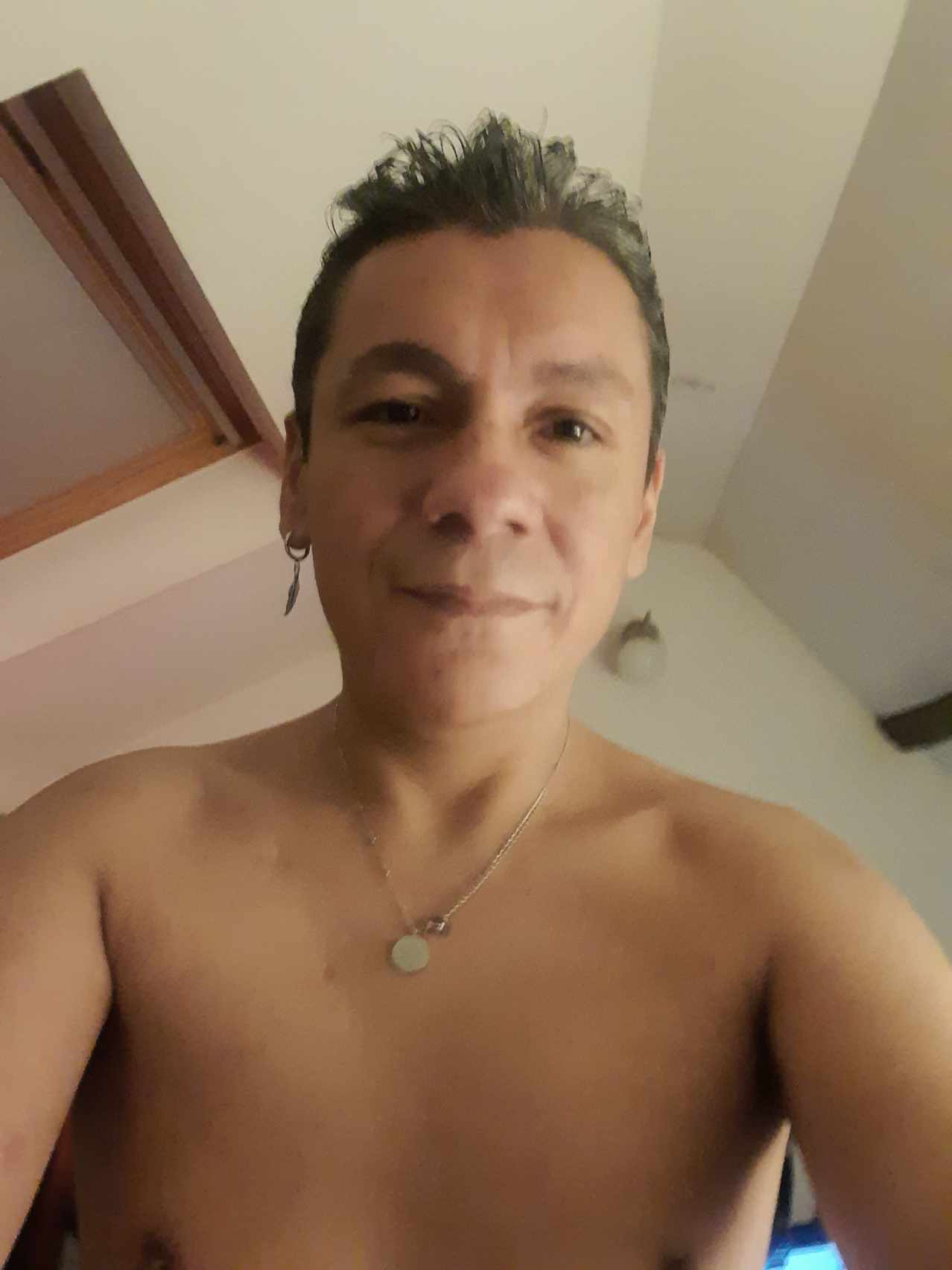 Perfil de Rostom